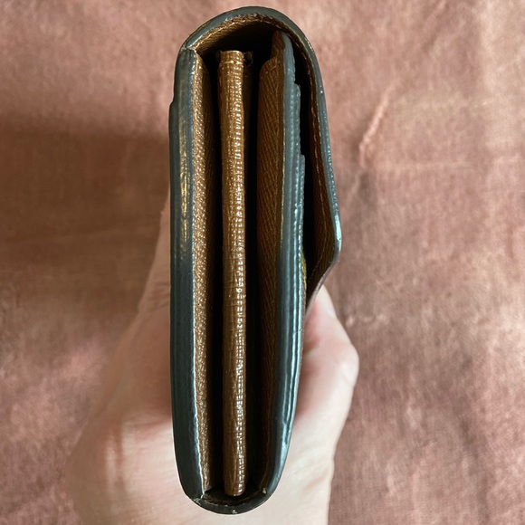 Louis Vuitton Authentic Monogram Sarah Wallet - Picture 9 of 9
